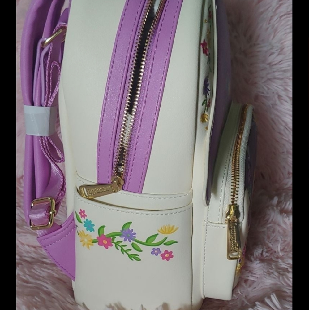 tangled Loungefly backpack new with tags - Picture 4 of 7